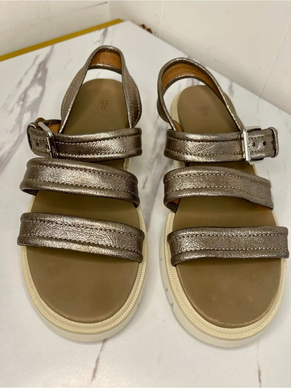 Frye Women's Mila Metallic Strappy Flat Slingback Sandal Sz 8.5M Soft Leather